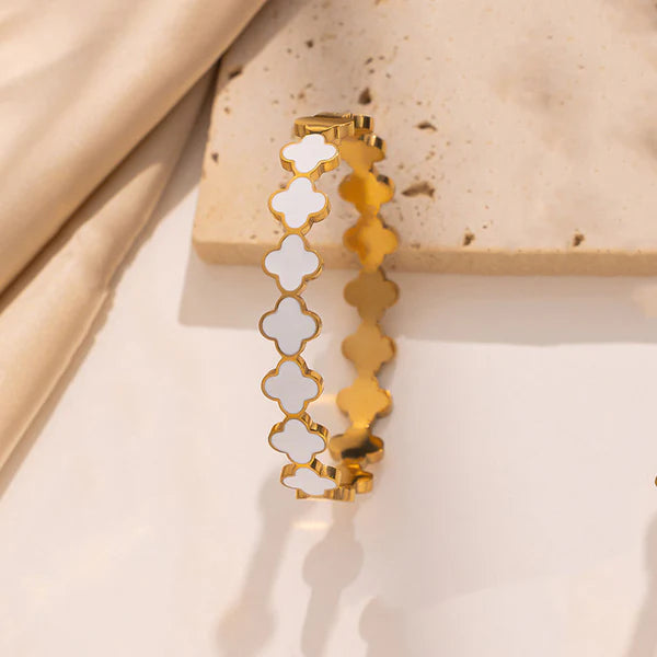 Aubrey Clover Bangle