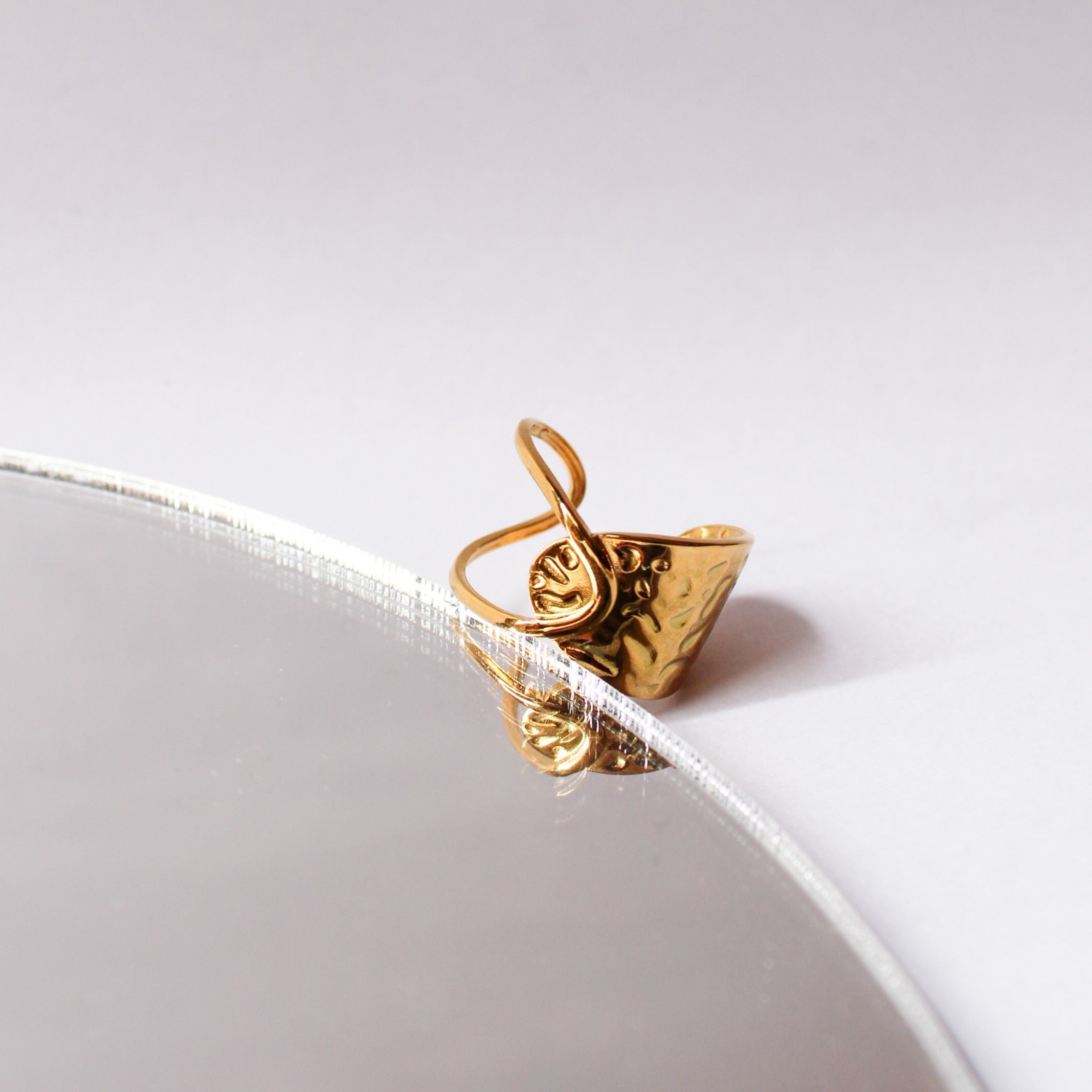 Amara Adjustable Ring