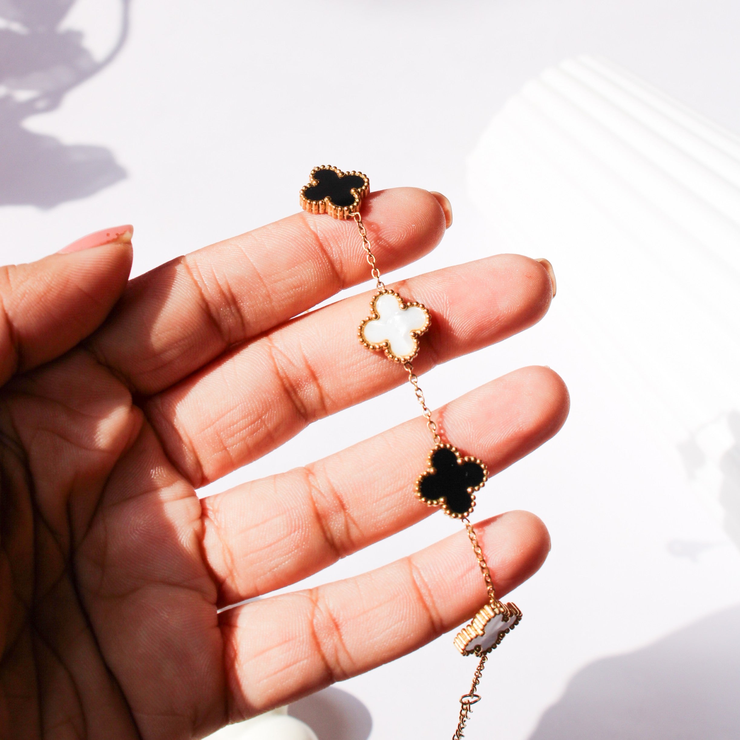Lia Clover Bracelet- Black & White