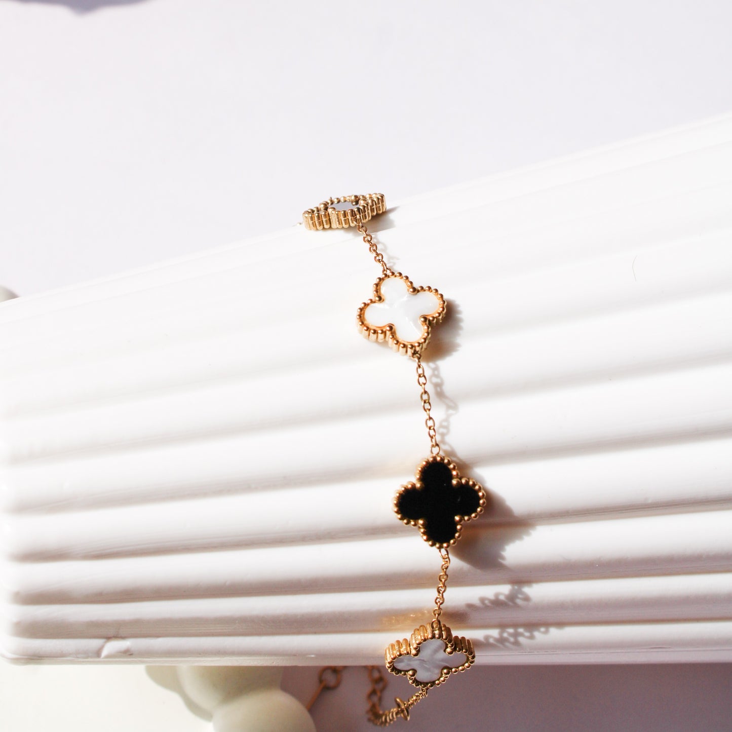 Lia Clover Bracelet - Black & White