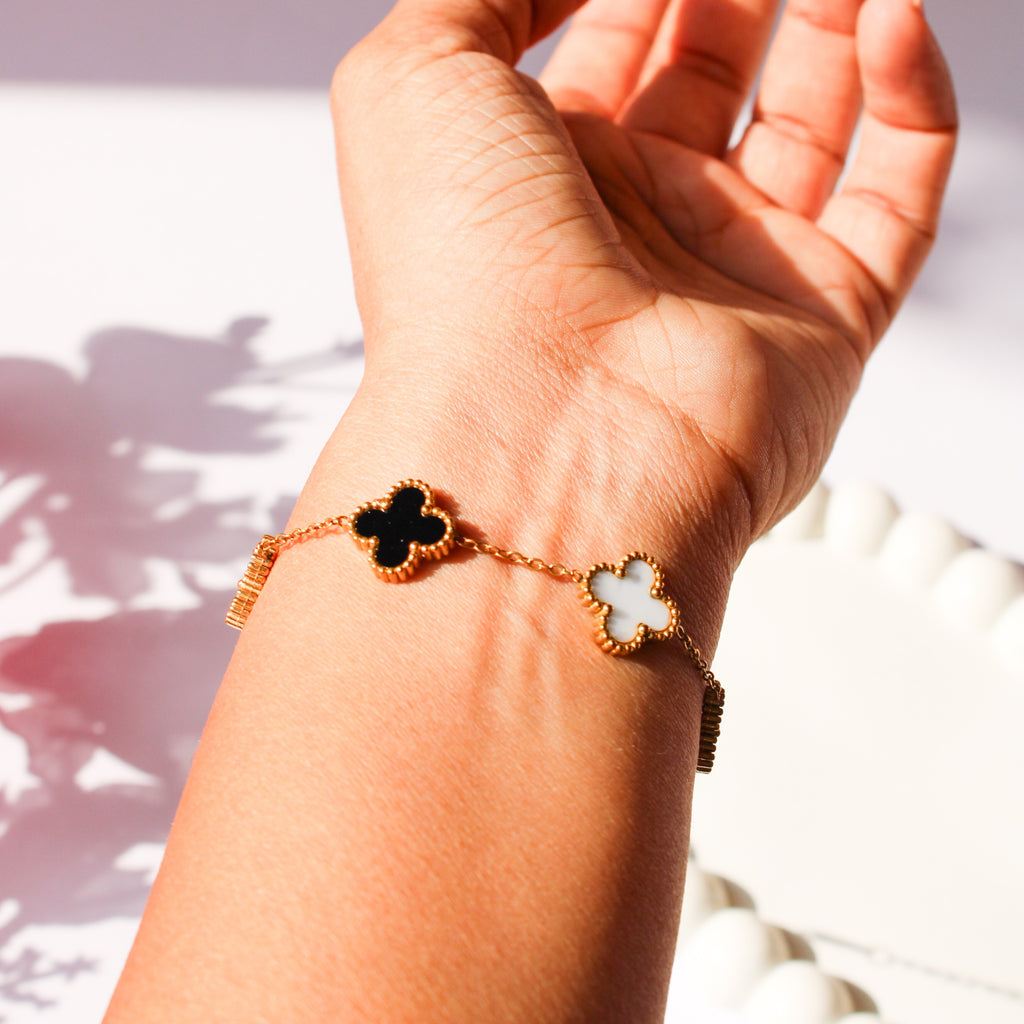 Lia Clover Bracelet- Black & White