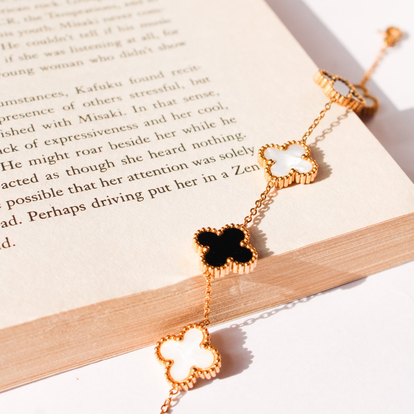Lia Clover Bracelet - Black & White