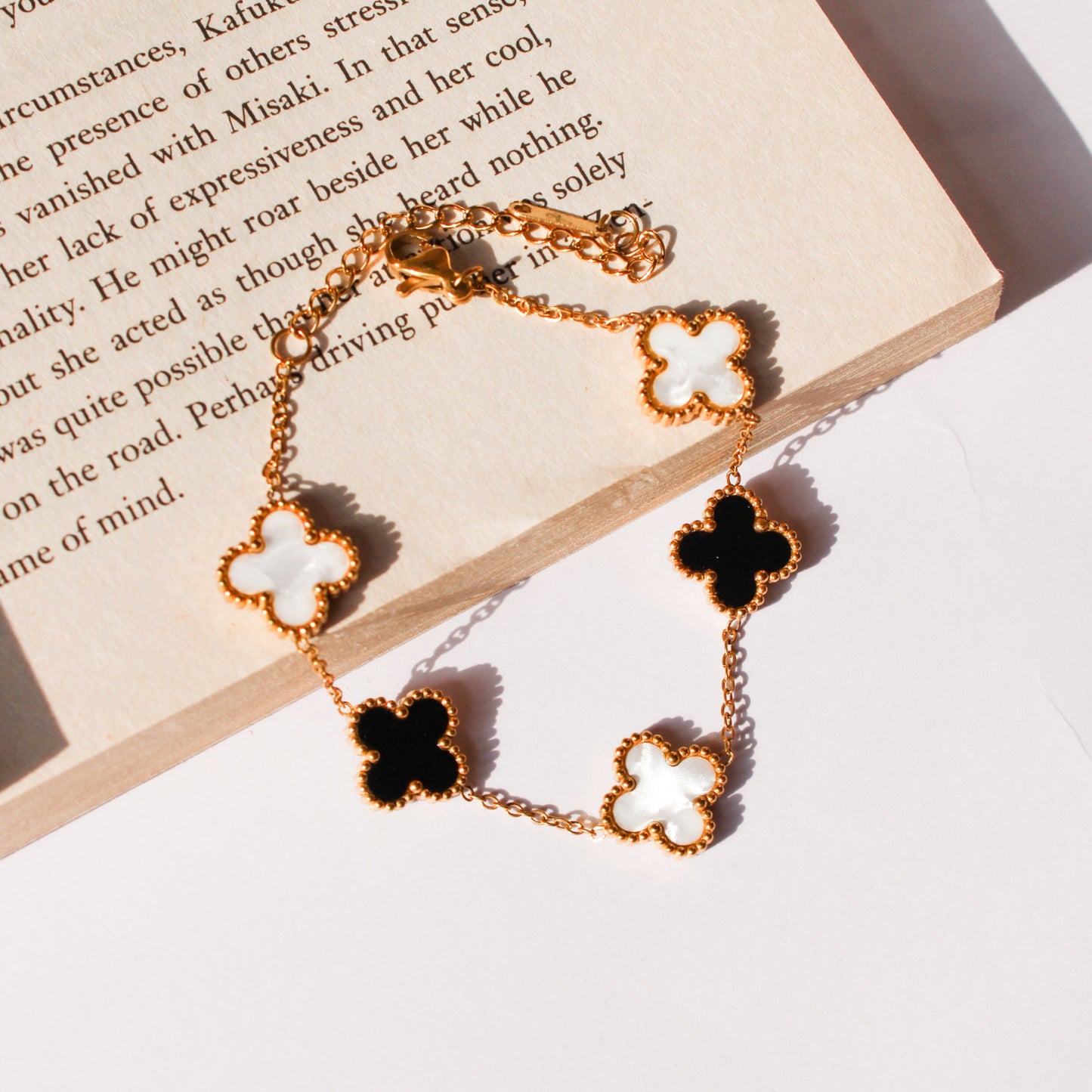 Lia Clover Bracelet - Black & White